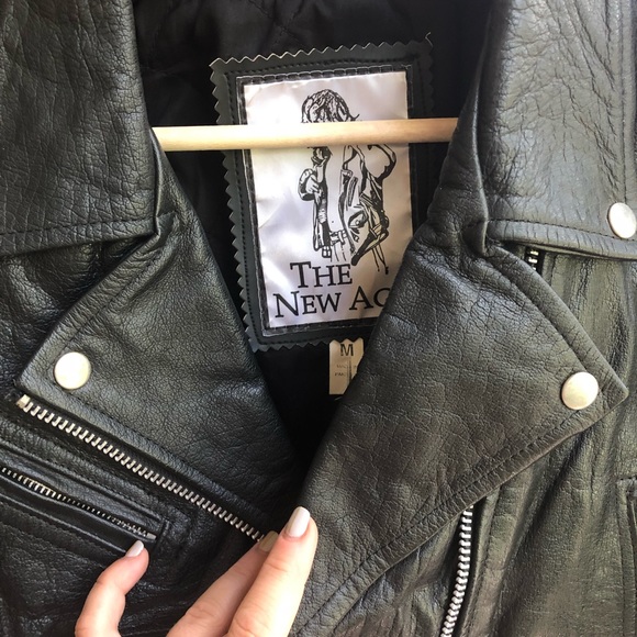 Vintage black leather jacket - Picture 5 of 9